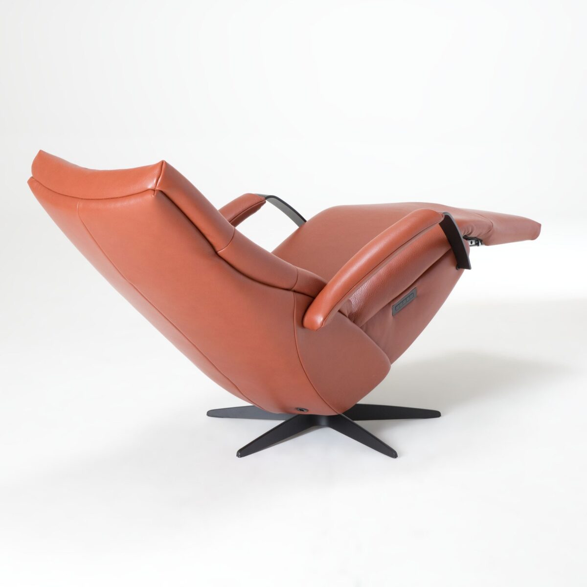De Toekomst Twice Pro TW-285N relaxfauteuil schuin achteraanzicht