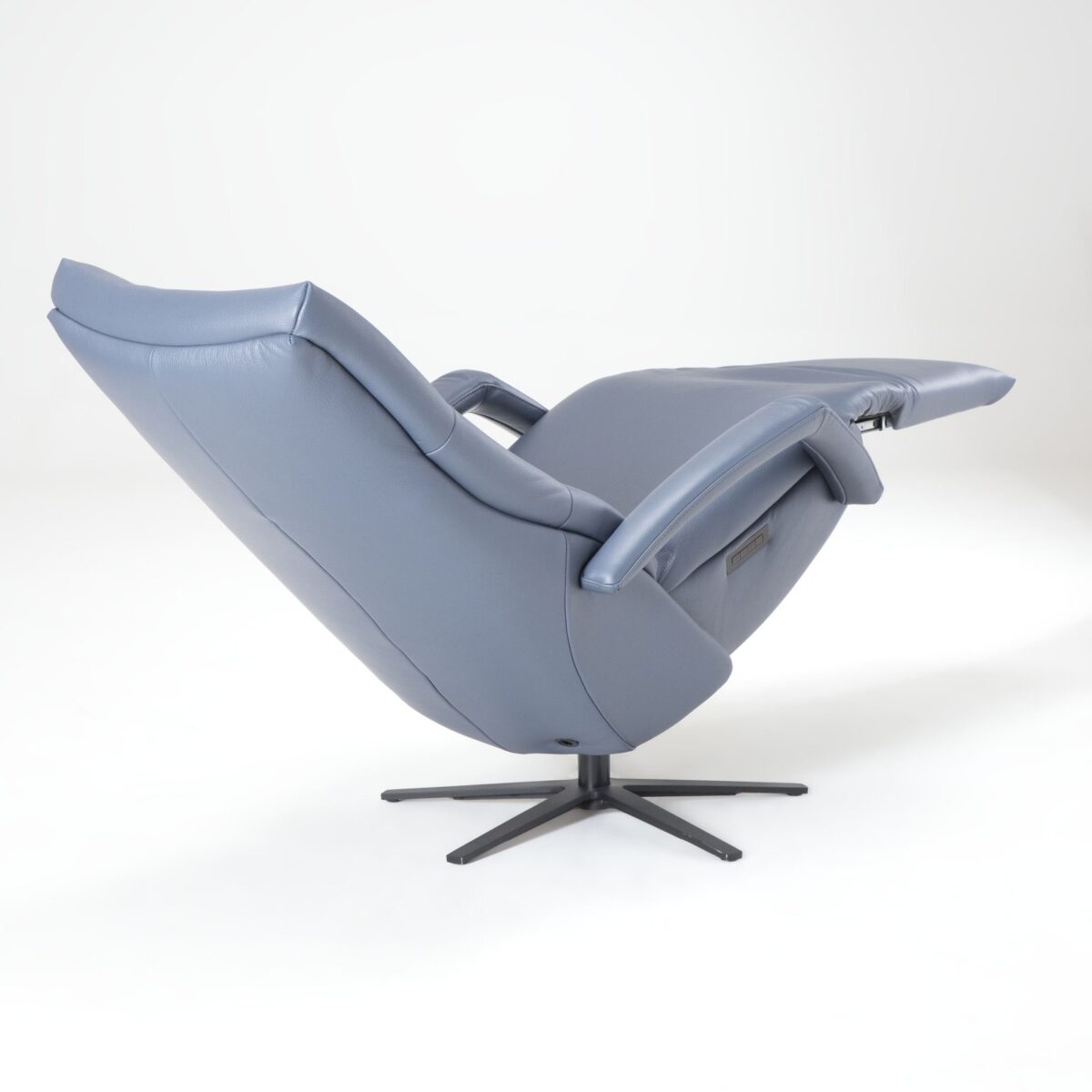 De Toekomst Twice Pro TW-287N relaxfauteuil schuin achteraanzicht