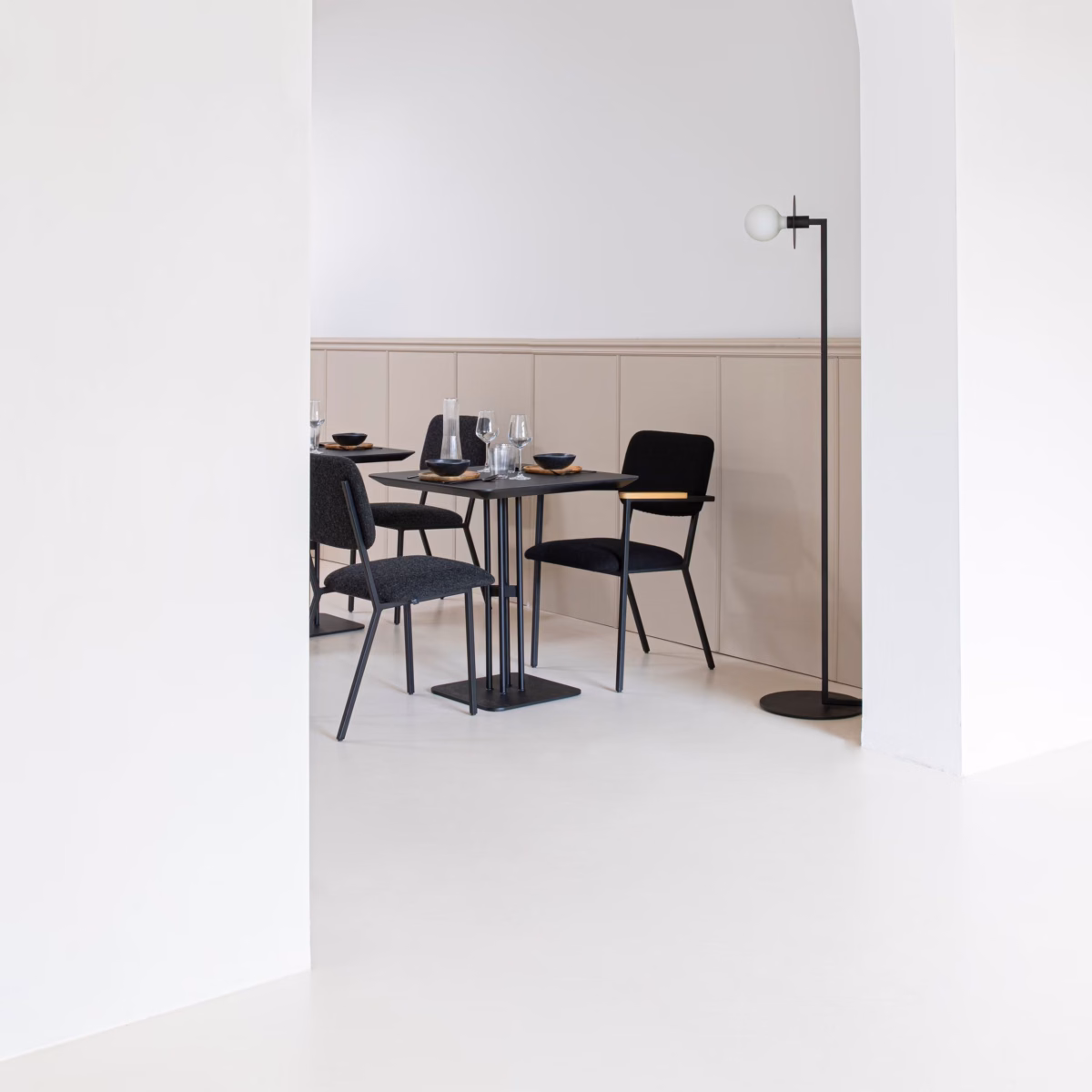Studio HENK Rest countertafel 70x70 HPL Fenix Nero Ingo