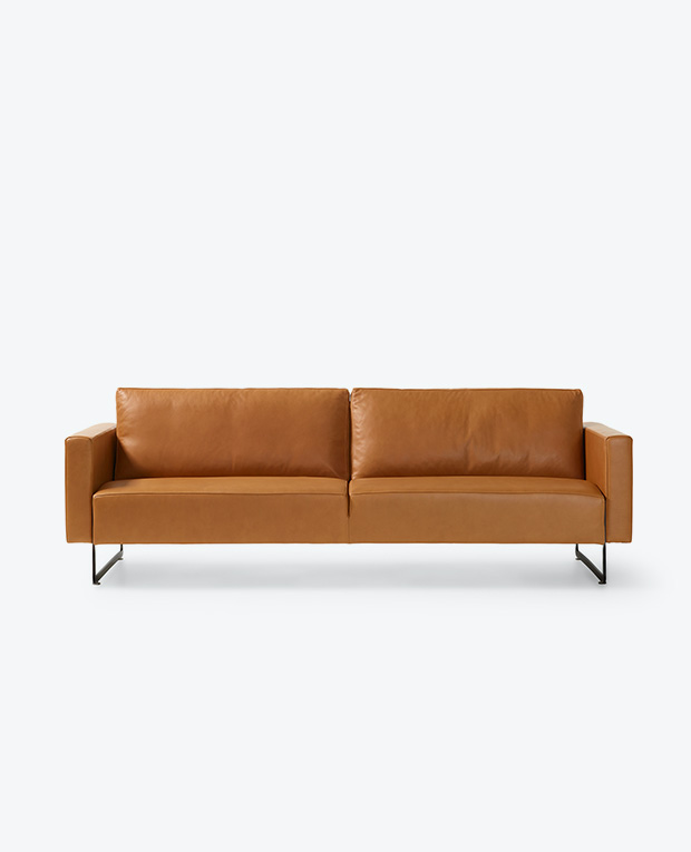 NW_MareLooseCushion_sofa1_620x765px.jpg