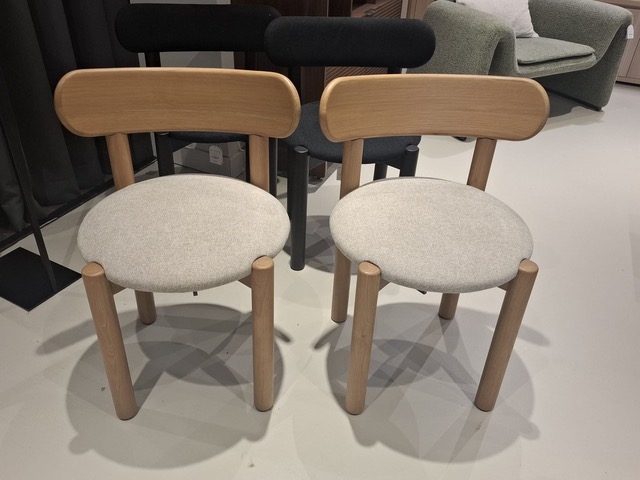 Kave Home Nebai eetkamerstoelen– showroommodel