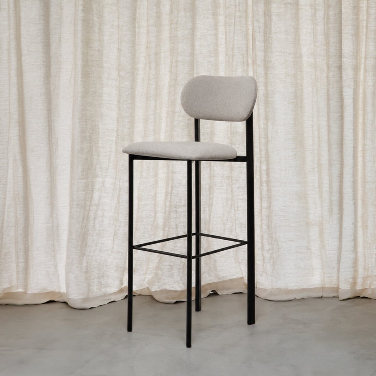 Studio HENK Oblique barkruk 770 bekleed - Afbeelding 2