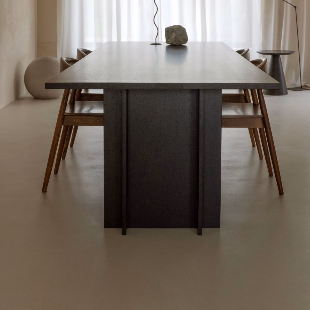 Studio HENK Column eettafel rechthoekig walnoot naturel lak - Afbeelding 8