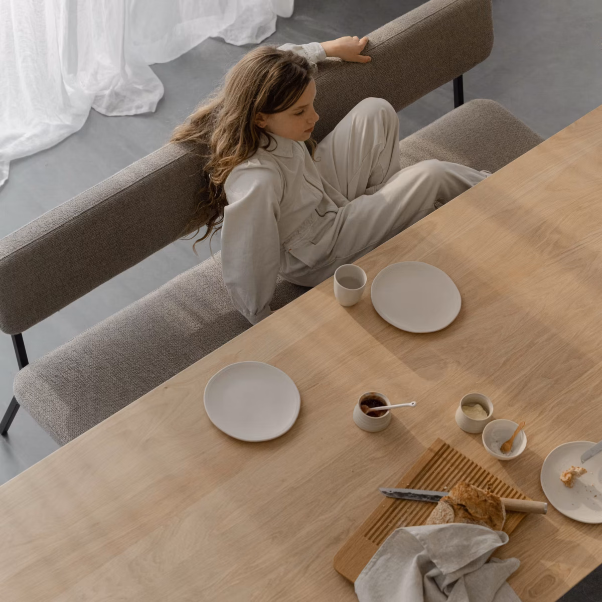 Studio HENK Butterfly eettafel rond eiken gerookte beits - Afbeelding 5