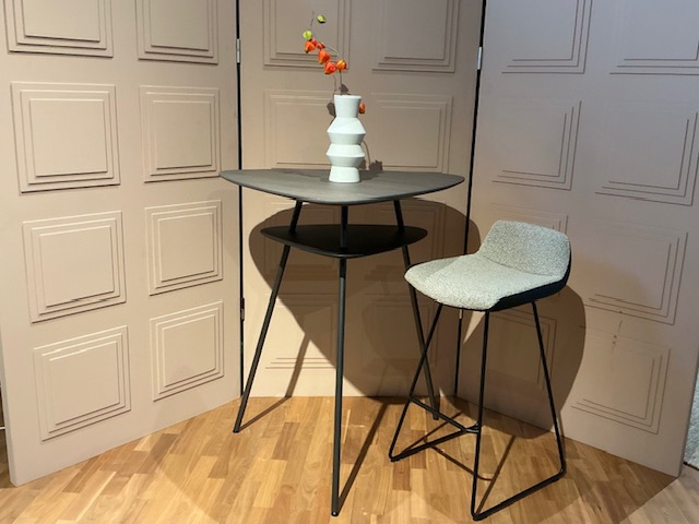 Leolux Lys bartafel– showroommodel