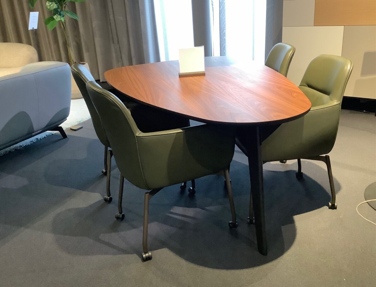 Leolux Gyon Tour Laag eetkamerstoel– showroommodel