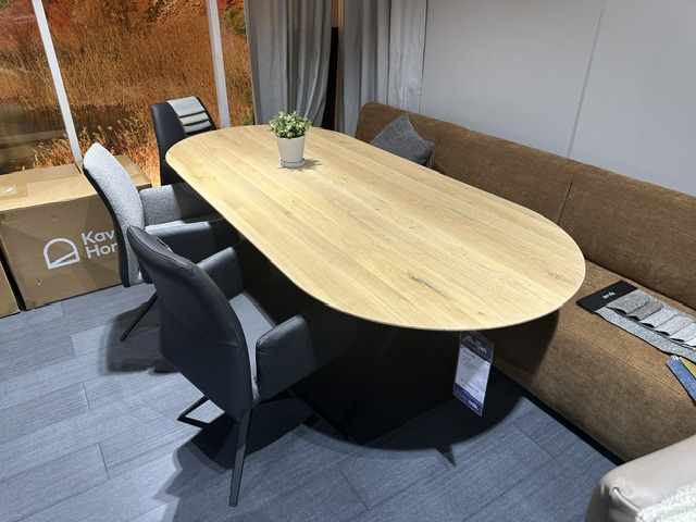 Studio Mik Casco eettafel– showroommodel