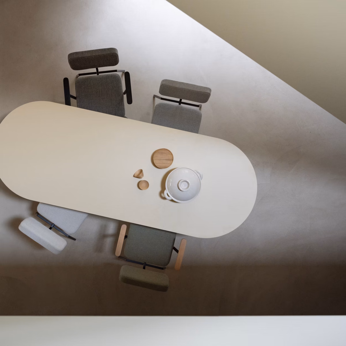 Studio HENK New Classic eettafel blob hpl fenix beige arizona - Afbeelding 4