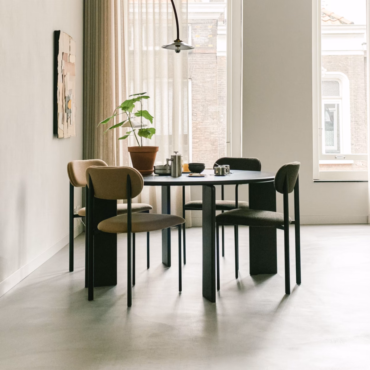 Studio HENK Soft eettafel rond eiken gele lak - Afbeelding 3