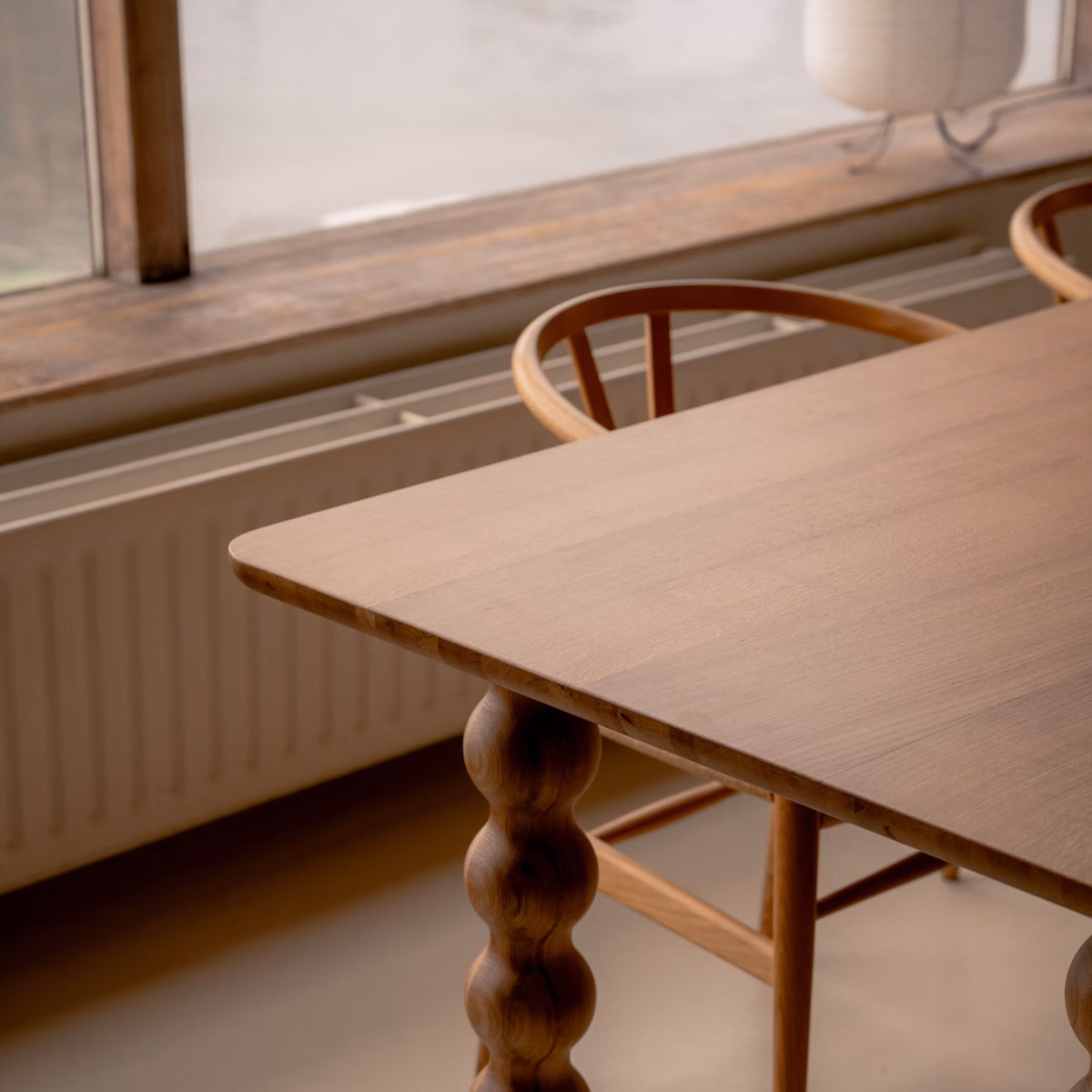 Studio HENK Turn eettafel plat ovaal eiken gerookte beits - Afbeelding 5