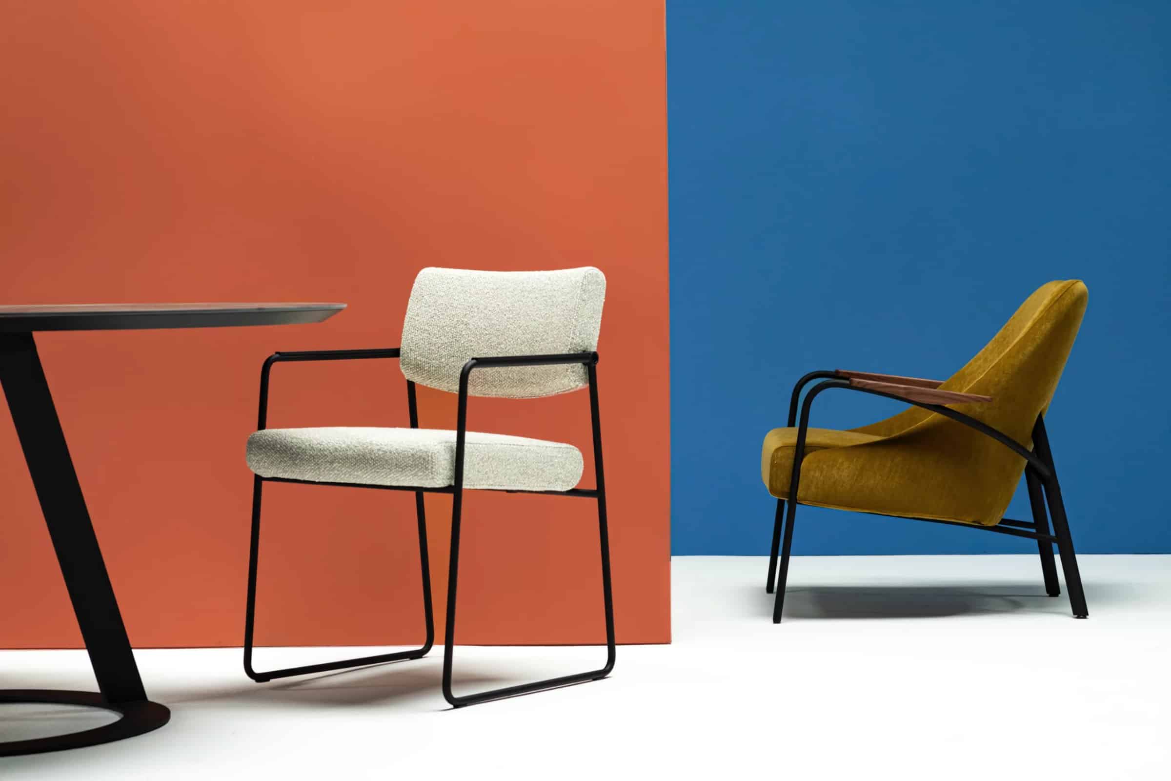 Harvink Fier tafel met Duck stoel en Blazoen fauteuil