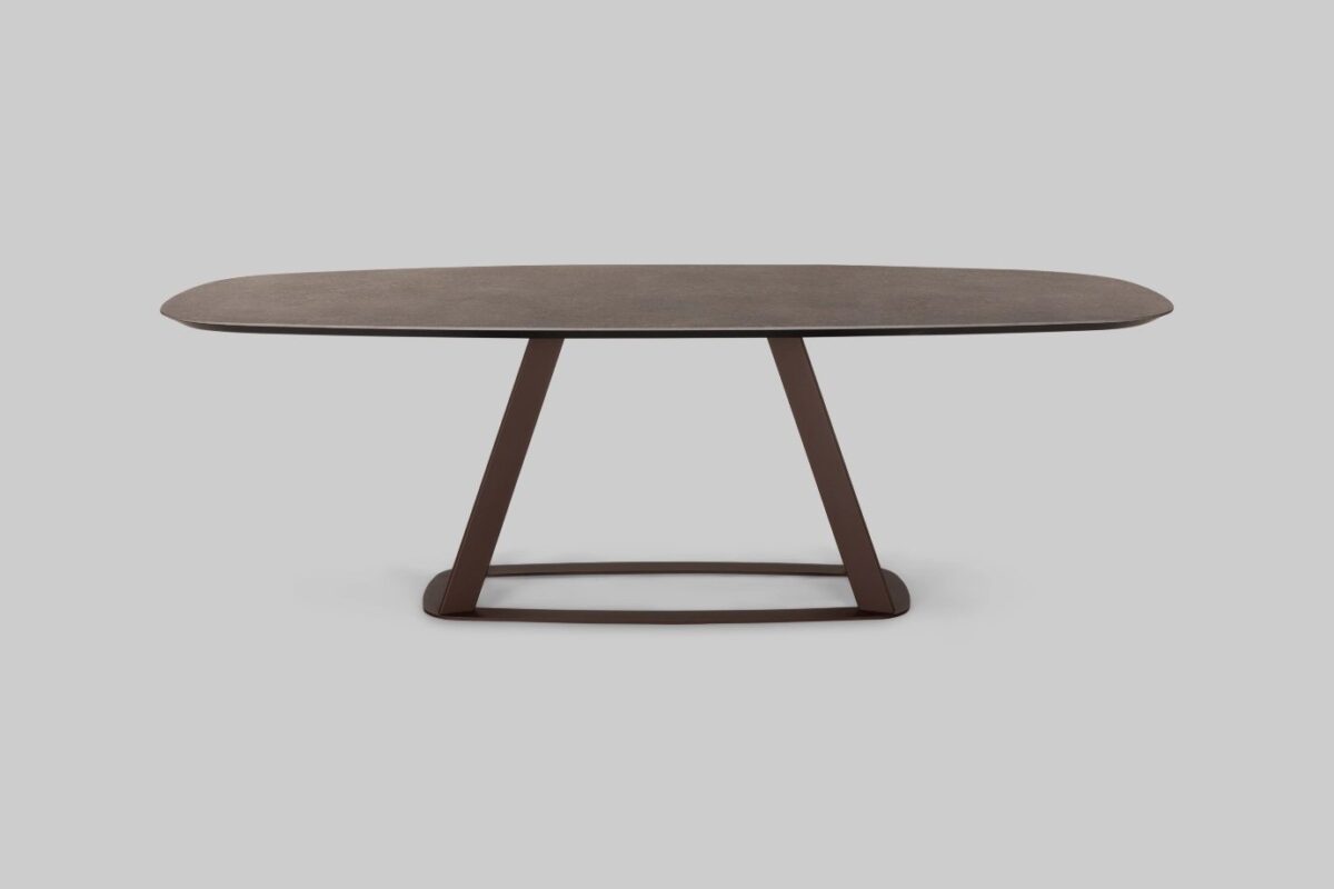Harvink Fier Deens ovaal tafel – studiofoto