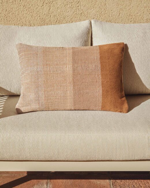 Kave Home Adys beige kussenhoes van 100% PET 40 x 60 cm