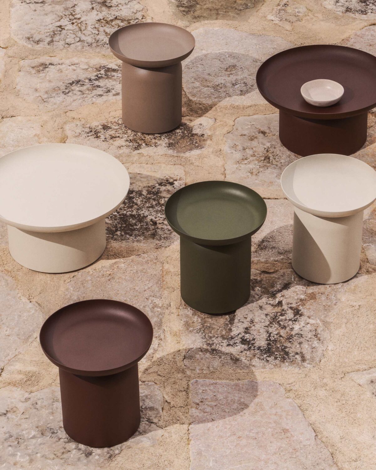 Kave Home arcola bijzettafel taupe sfeerbeeld