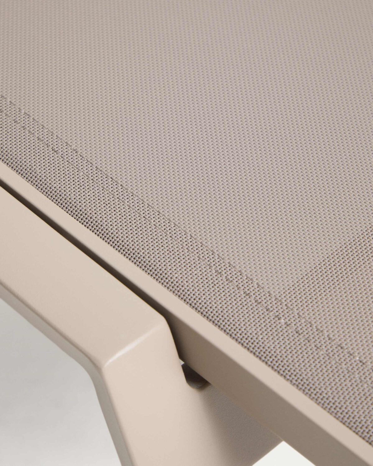 Kave Home capraia ligstoel taupe