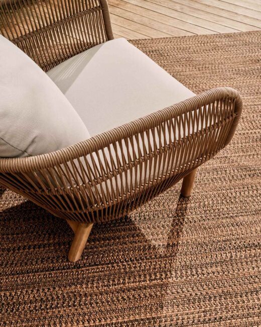 Kave Home Catalina fauteuil van beige touw en massief acaciahout FSC