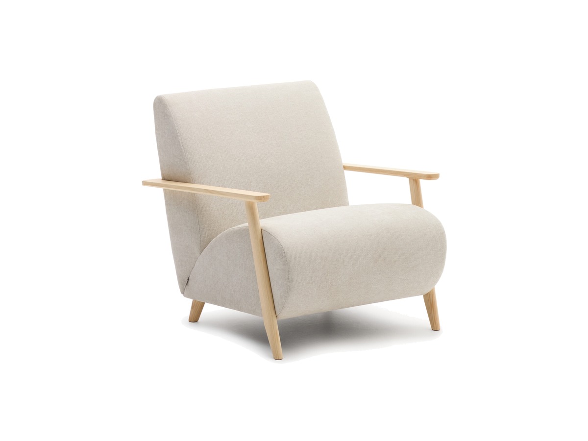 Kave Home Fauteuil Meghan in parelkleurige chenille en van massief essenhout in naturel afwerking FSC Mix Credit – packshot