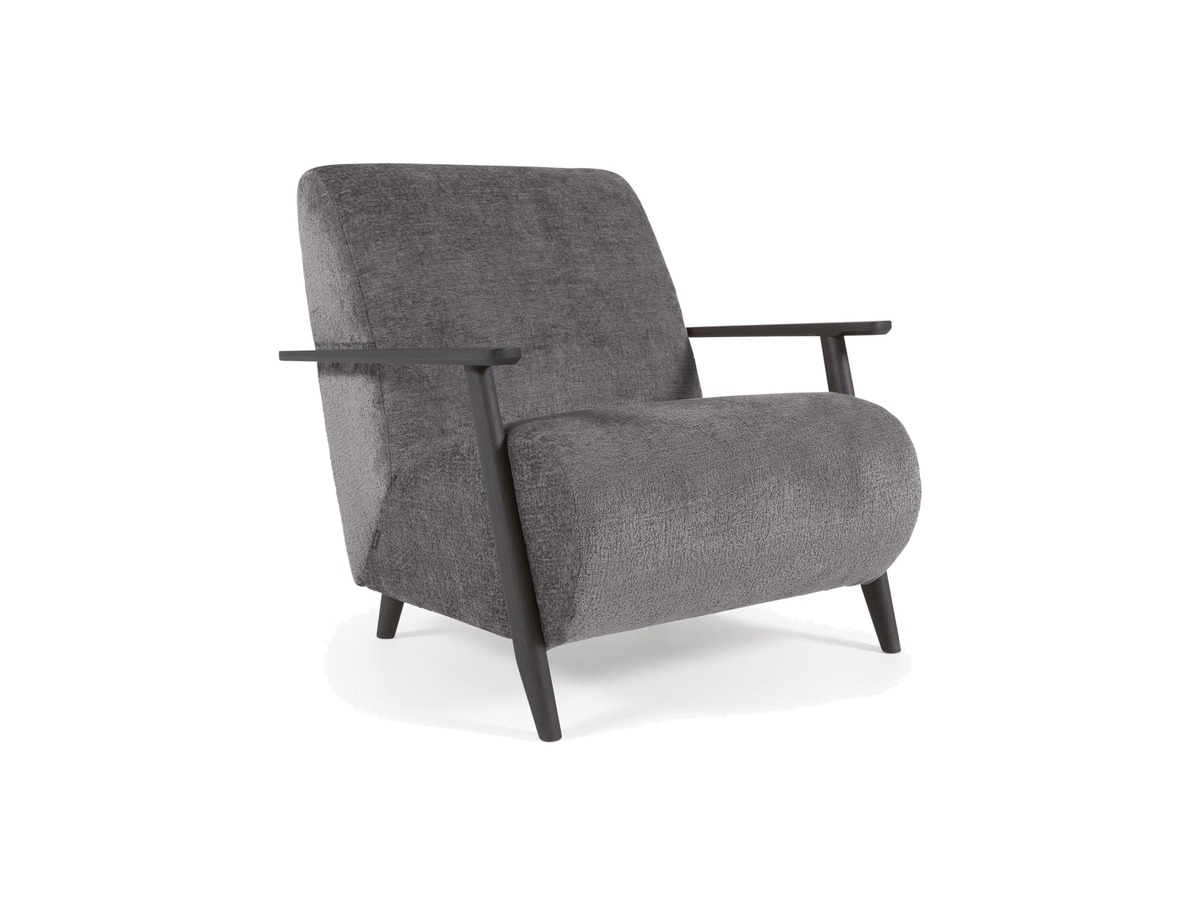 Kave Home Meghan fauteuil in grijze chenille en hout met wengé afwerking – packshot