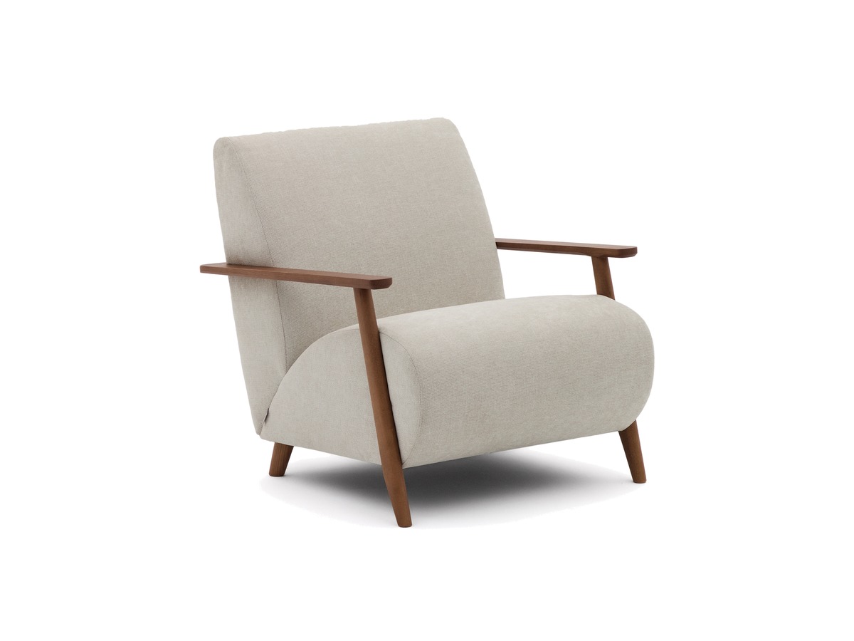 Kave Home Meghan fauteuil van parel chenille massief essenhout met notenhout afwerking FSC Mix Credit – packshot