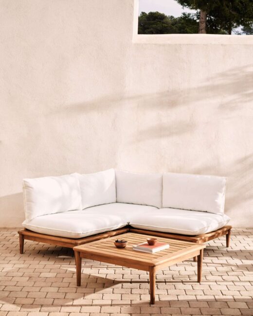 Kave Home Portitxol set van 1 hoekfauteuil, 2 modulaire fauteuils en salontafel in massief teakhout