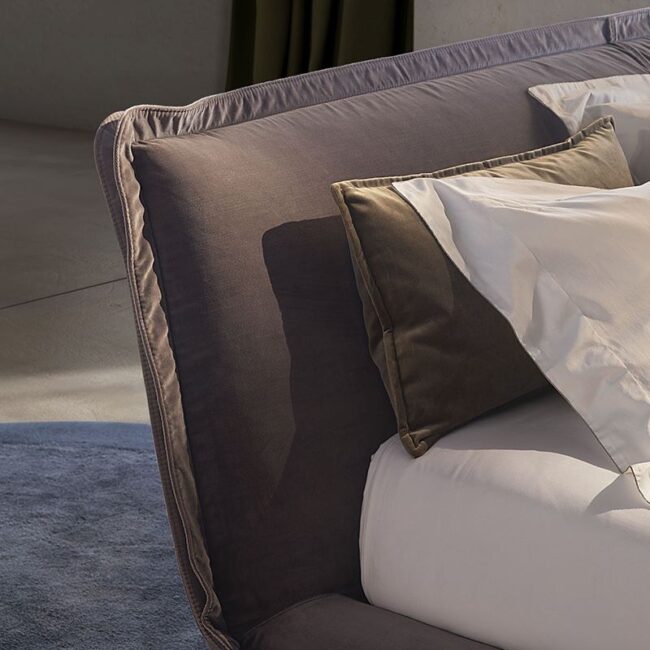 Natuzzi Italia Piuma bed
