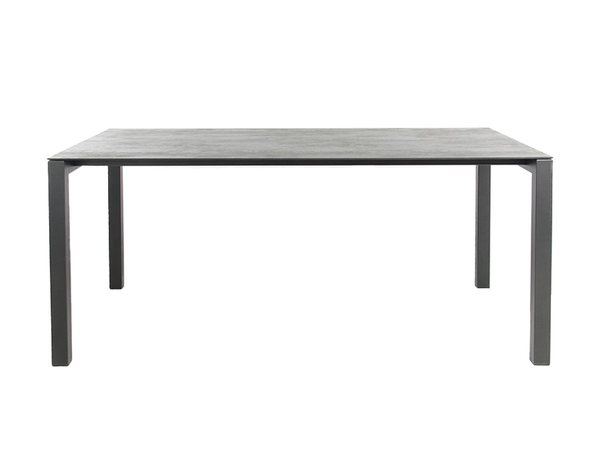 Bert Plantagie Pedro tafel