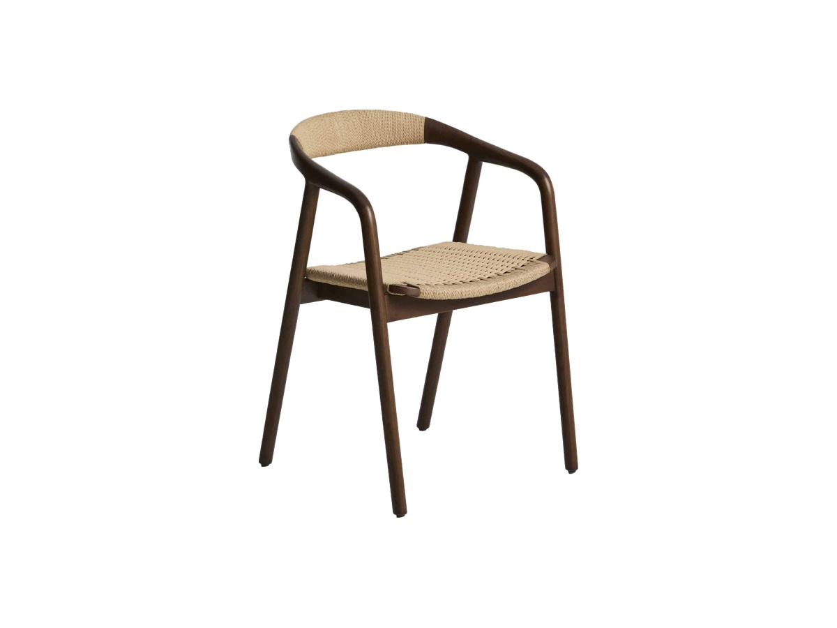 Kave Home Derile stoel van massief eikenhout met afwerking in notelaar en beige papiertouw FSC Mix Credit