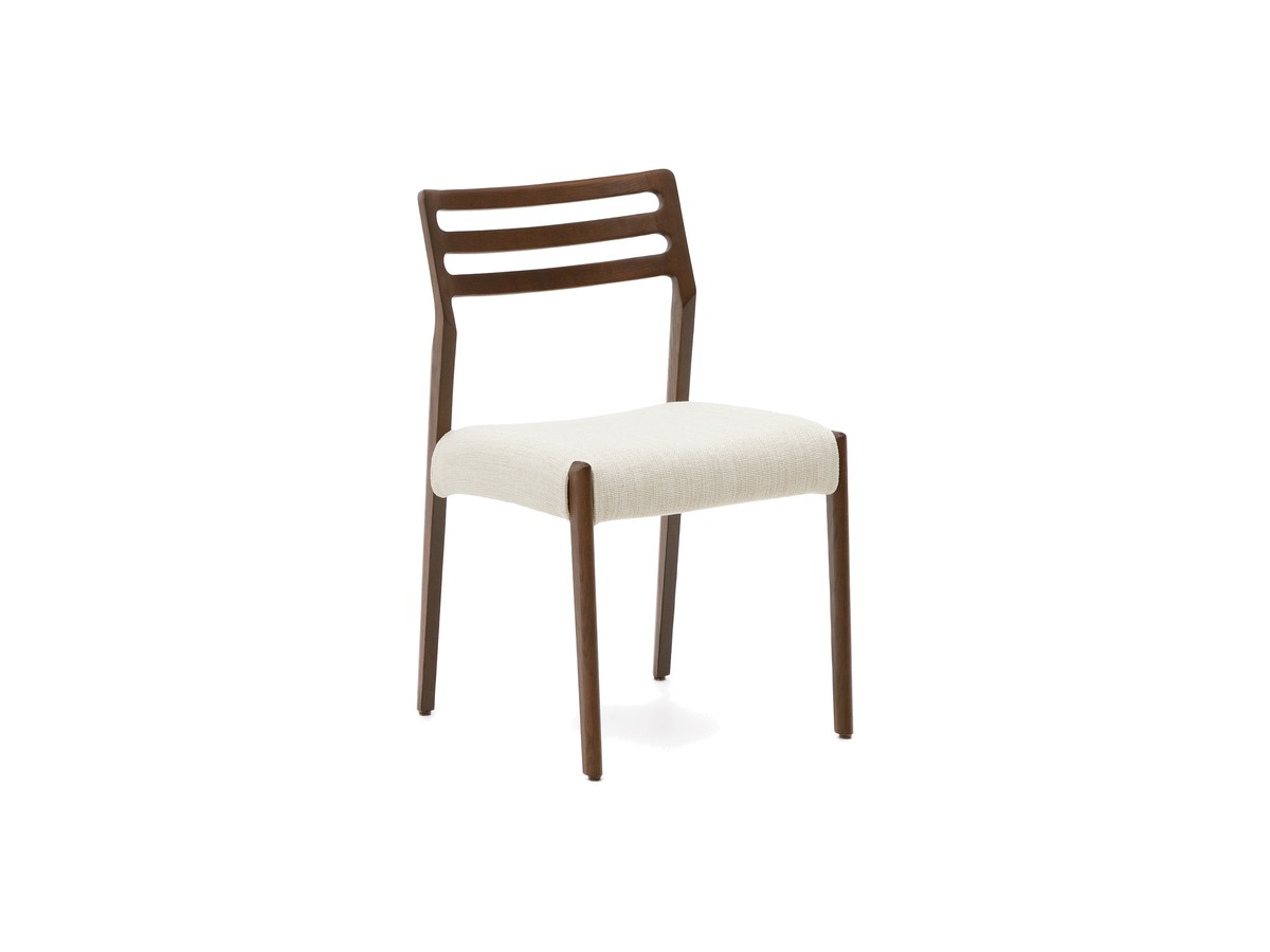 Kave Home Stoel Cudia massief eikenhout in walnoot beige chenille afneembare hoes FSC Mix Credit