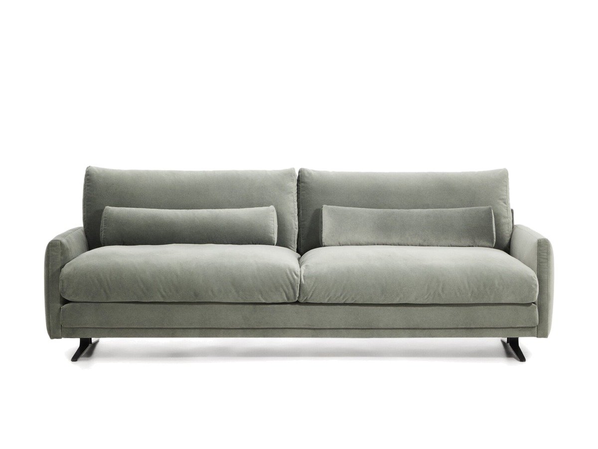Kave Home Veliro 3-zitsbank in groen fluweel met stalen poten in zwarte afwerking 240 cm FSC Mix Credit