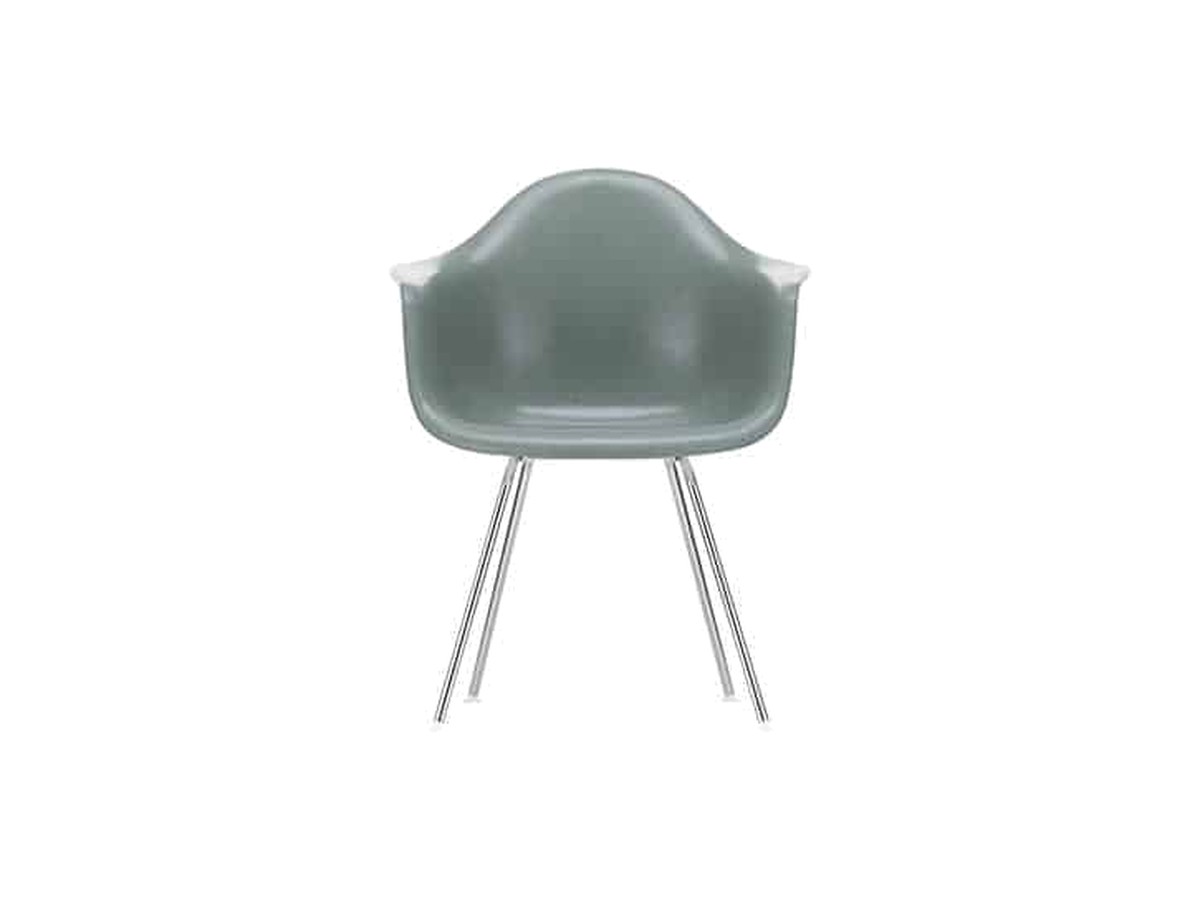 Vitra Eames Fiberglass armchair