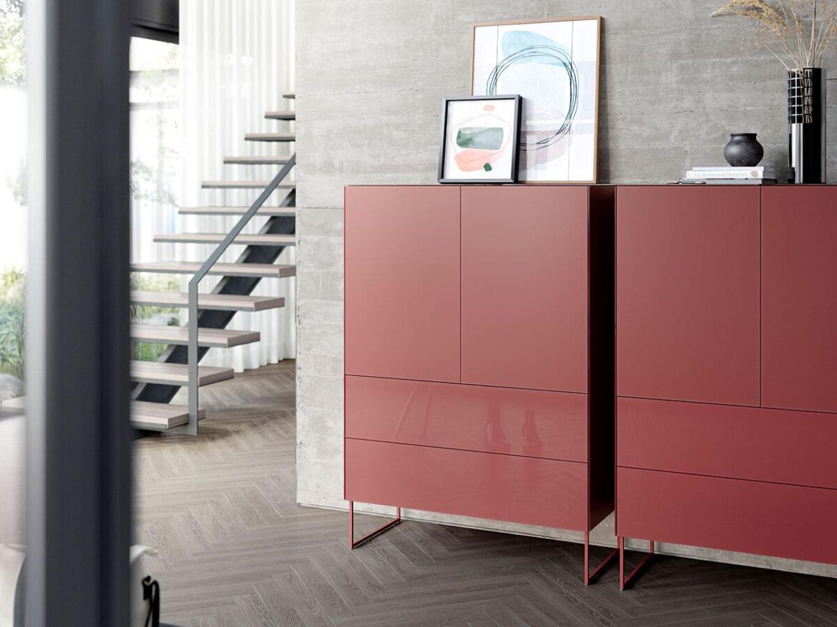 Twee hoge Spectral Side kasten in rood glas
